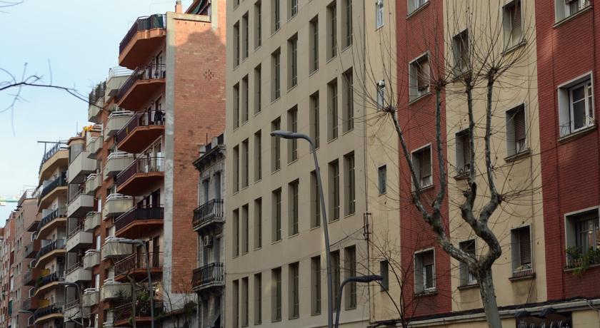 Pierre & Vacances Barcelona Sants Exterior photo