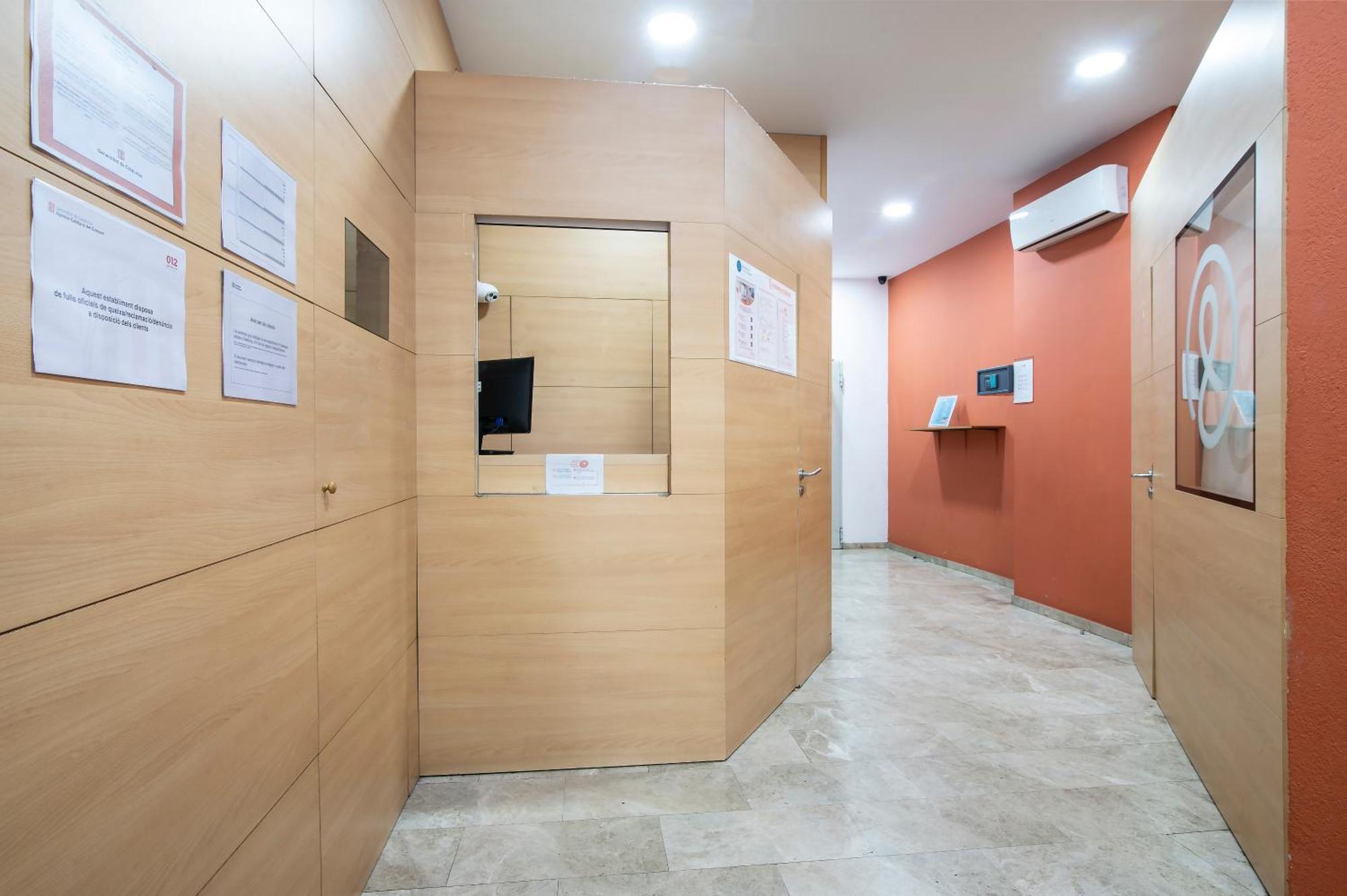 Pierre & Vacances Barcelona Sants Exterior photo