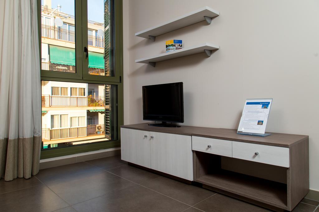 Pierre & Vacances Barcelona Sants Exterior photo