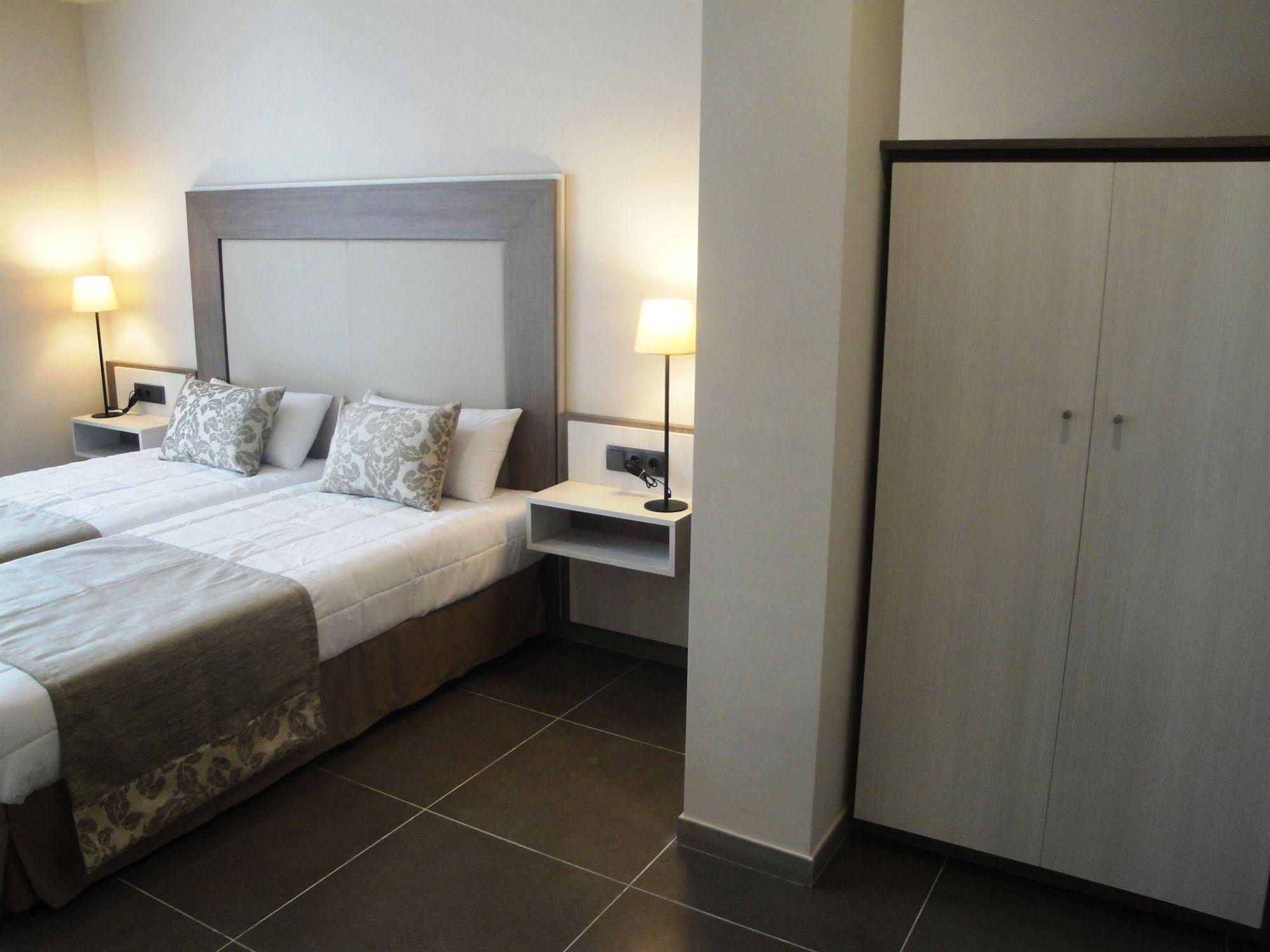 Pierre & Vacances Barcelona Sants Exterior photo